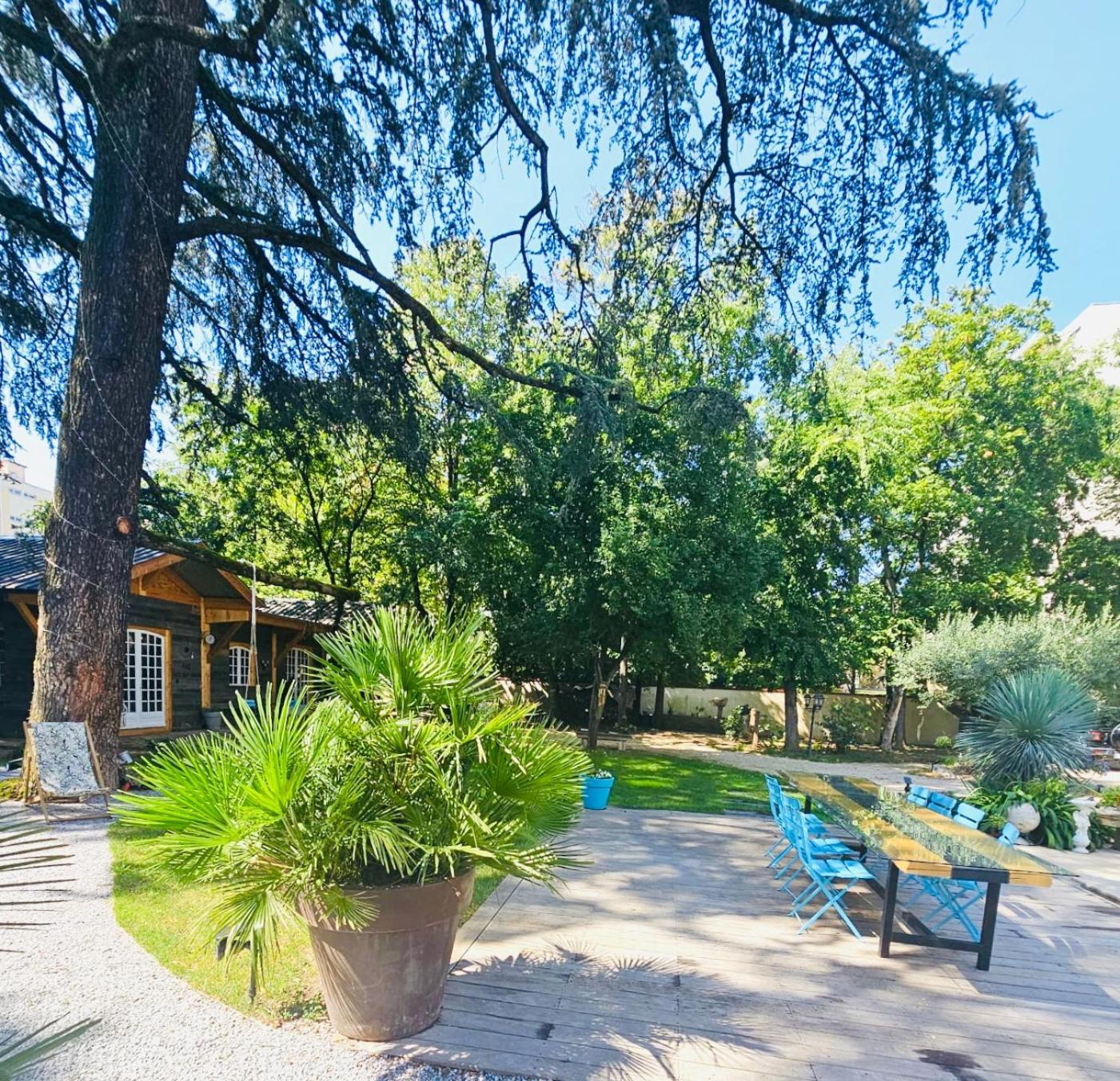 Chateau Grandclement Lyon Villeurbanne Niveau Rdc - Tresor Cache En Ville Avec Vue Piscine Et Parc Віллербанн Екстер'єр фото