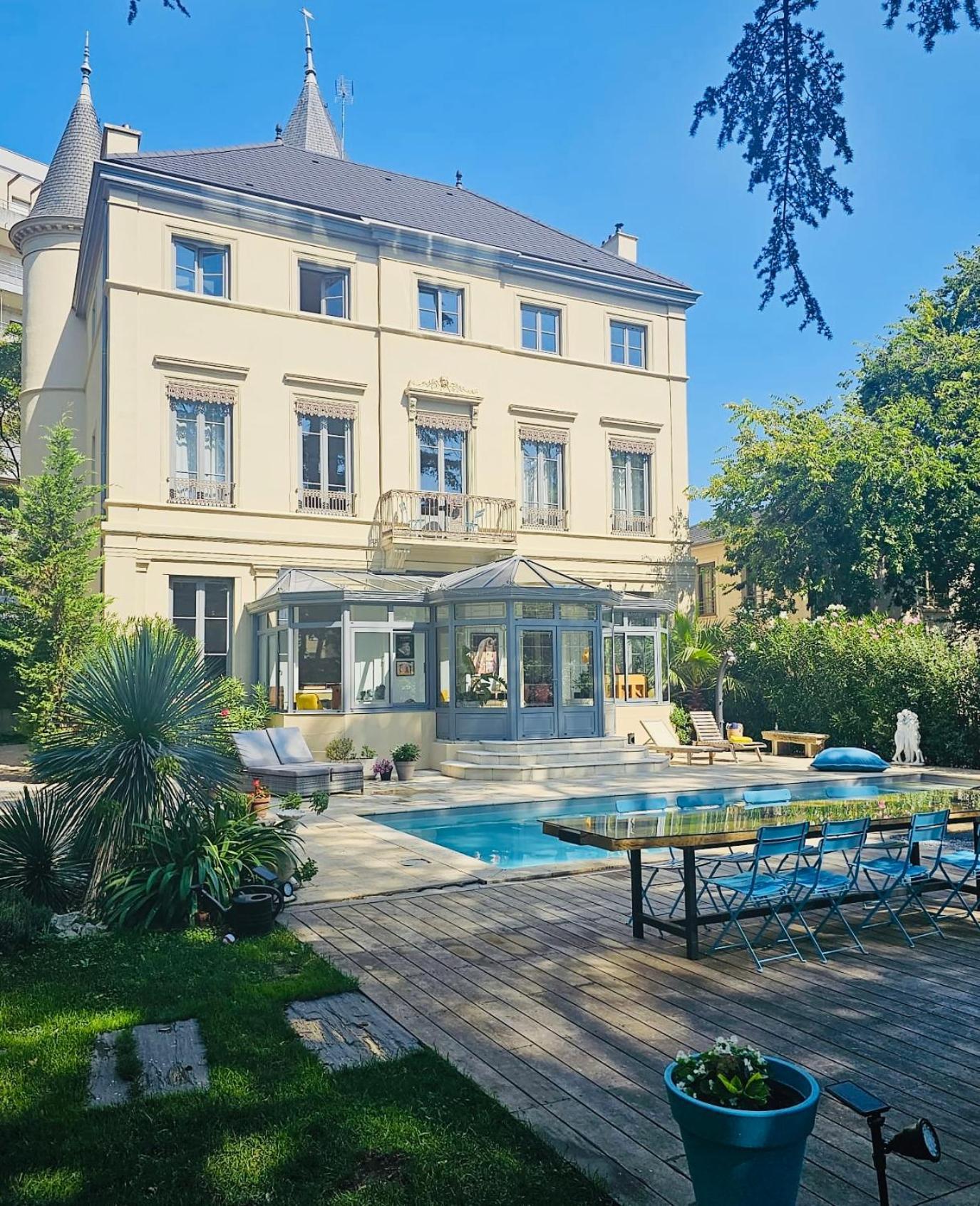 Chateau Grandclement Lyon Villeurbanne Niveau Rdc - Tresor Cache En Ville Avec Vue Piscine Et Parc Віллербанн Екстер'єр фото