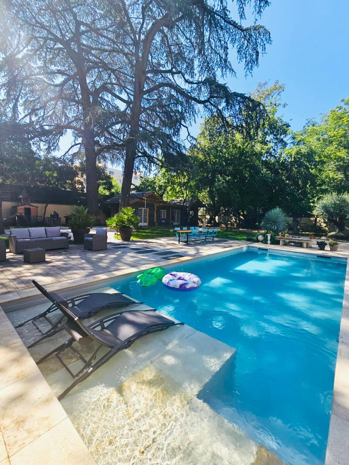 Chateau Grandclement Lyon Villeurbanne Niveau Rdc - Tresor Cache En Ville Avec Vue Piscine Et Parc Віллербанн Екстер'єр фото