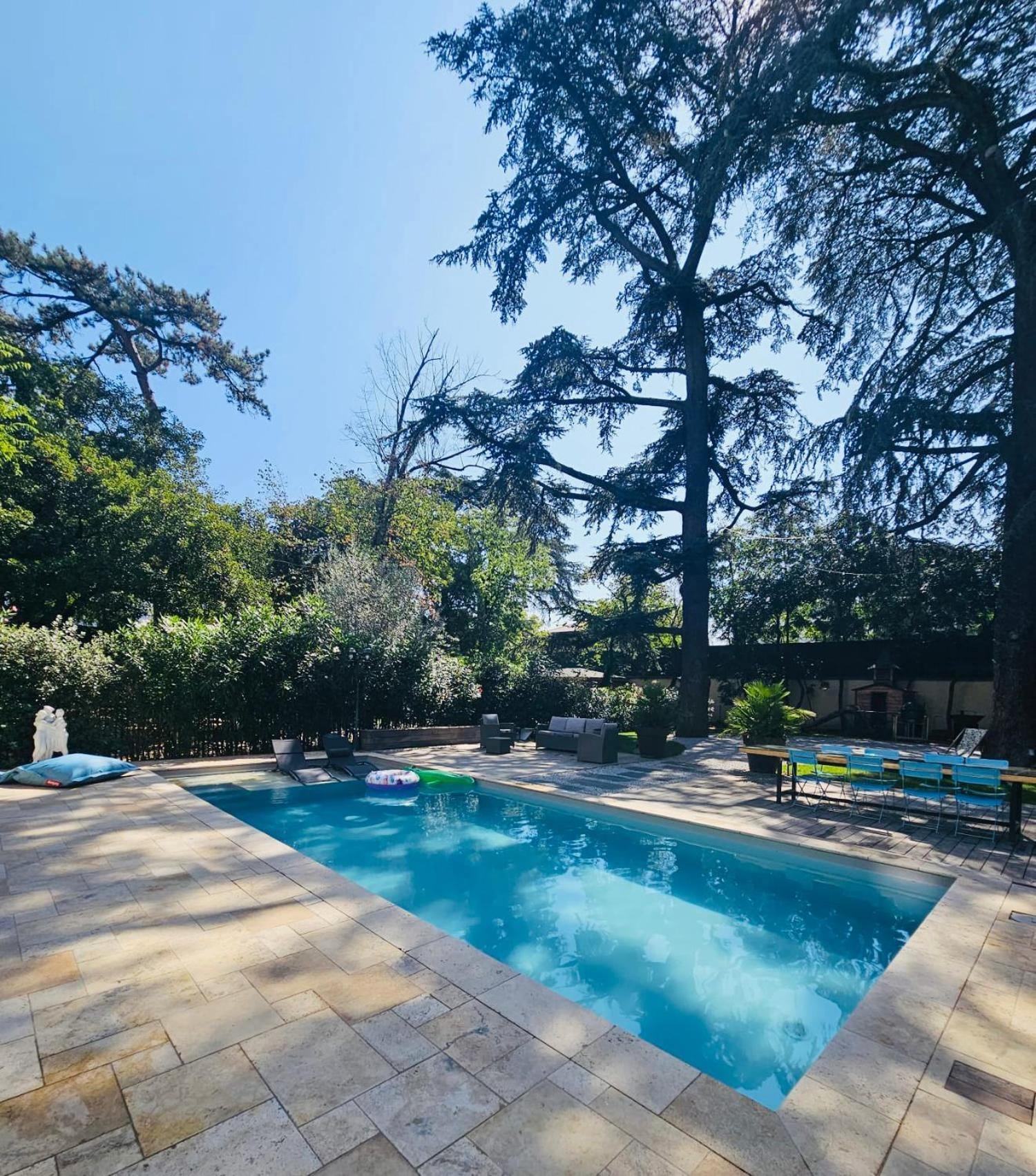Chateau Grandclement Lyon Villeurbanne Niveau Rdc - Tresor Cache En Ville Avec Vue Piscine Et Parc Віллербанн Екстер'єр фото